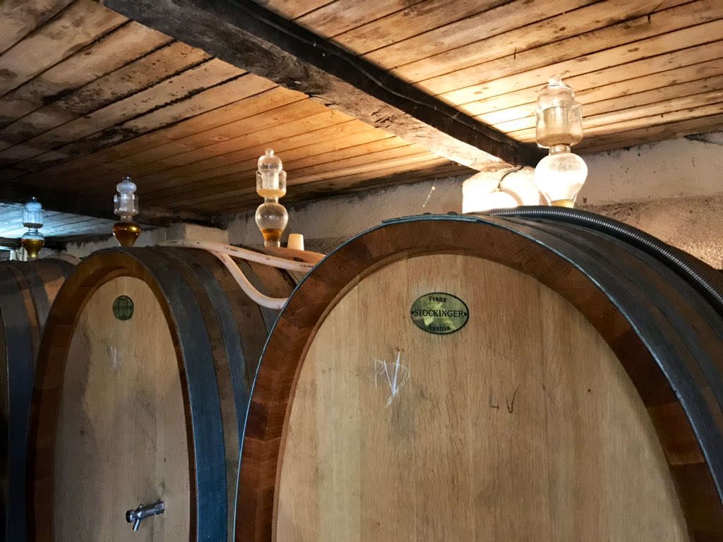 Chai du domaine Camin Larredya dans le Béarn
